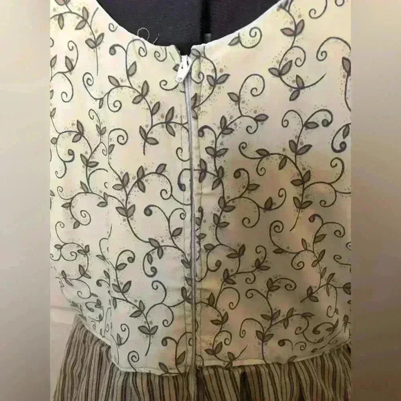 HANDMADE UPCYCLED PEPLUM SLEEVELESS BLOUSE TOP BEST FITS LARGE - Picture 4 of 4